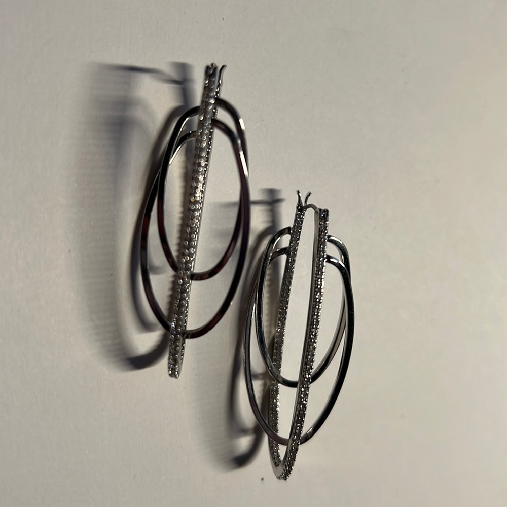 Henri bendel hoop silver earrings nwot